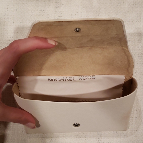 MICHAEL KORS "CHELSEA" MIRRORED AVIATOR SUNGLASSES - Picture 8 of 8